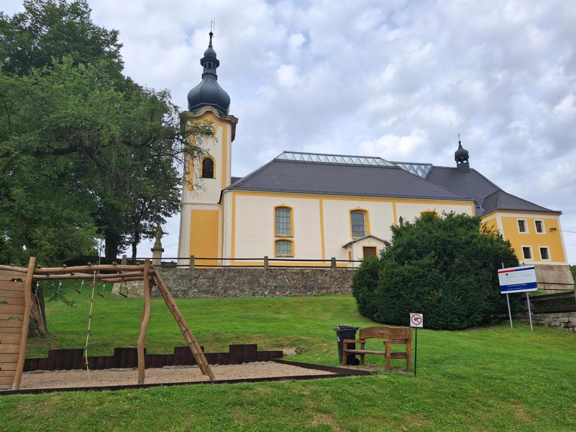 Ubytovani U Kostela Usti nad Labem Ngoại thất bức ảnh