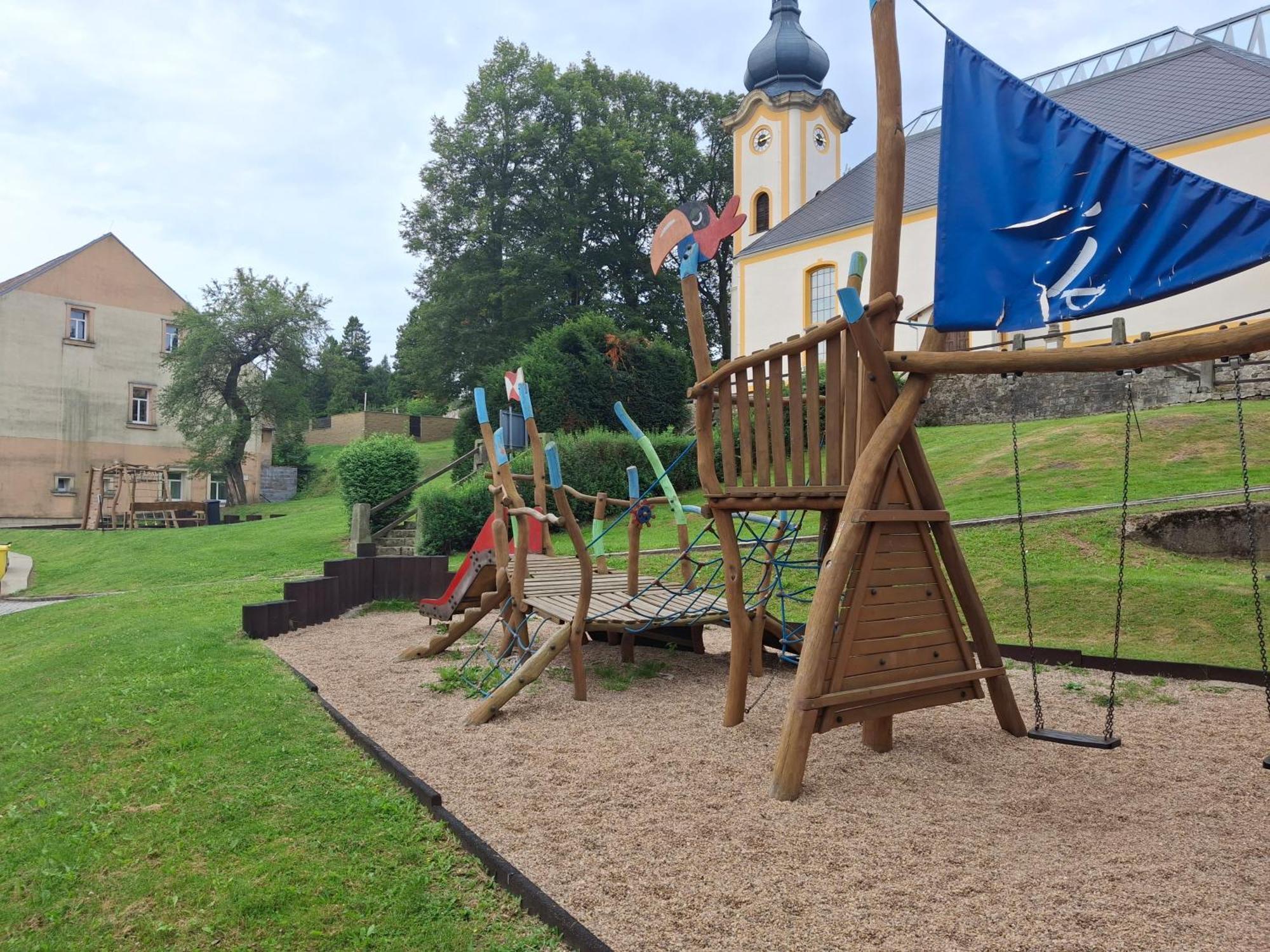 Ubytovani U Kostela Usti nad Labem Ngoại thất bức ảnh