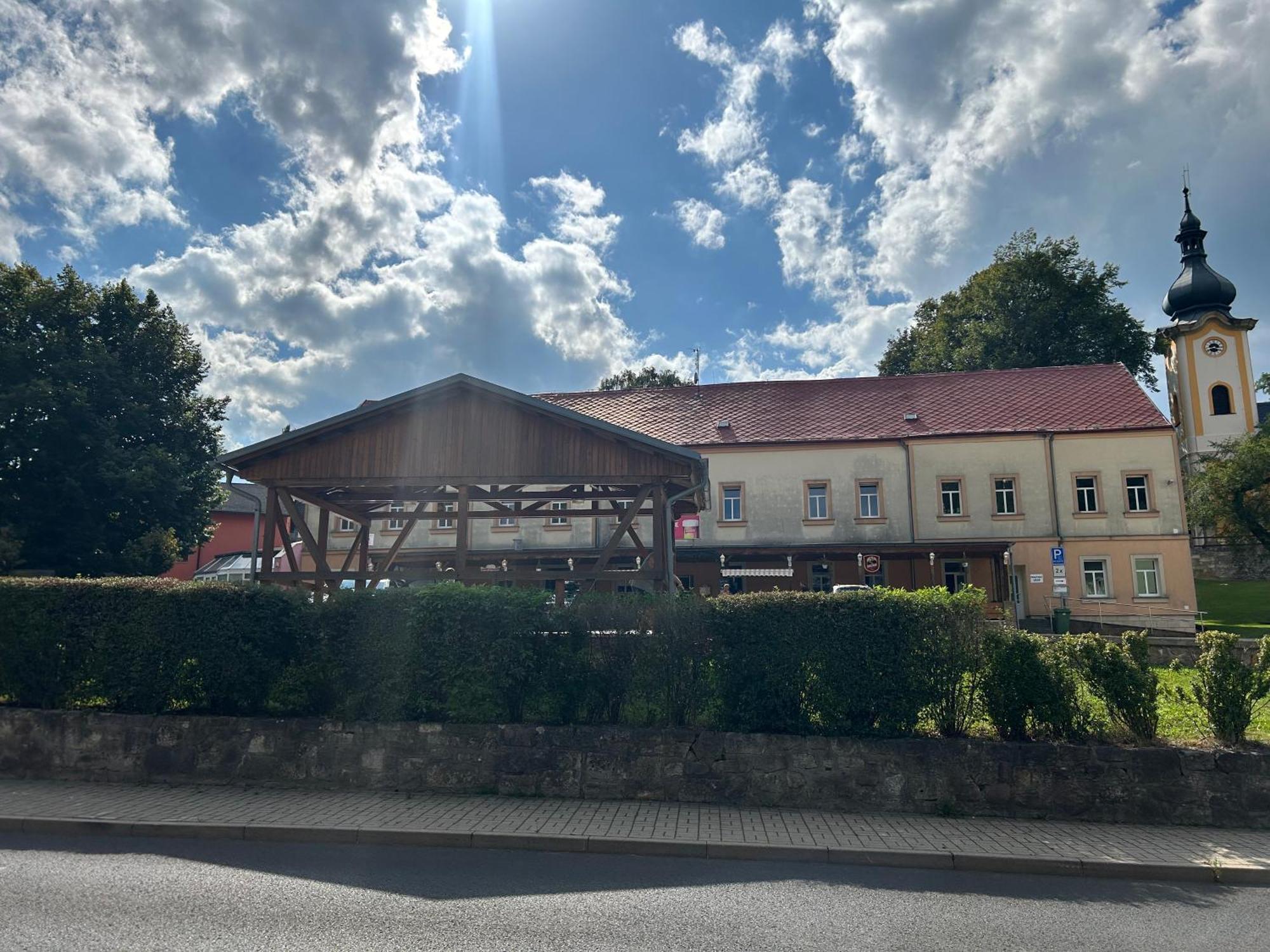 Ubytovani U Kostela Usti nad Labem Ngoại thất bức ảnh