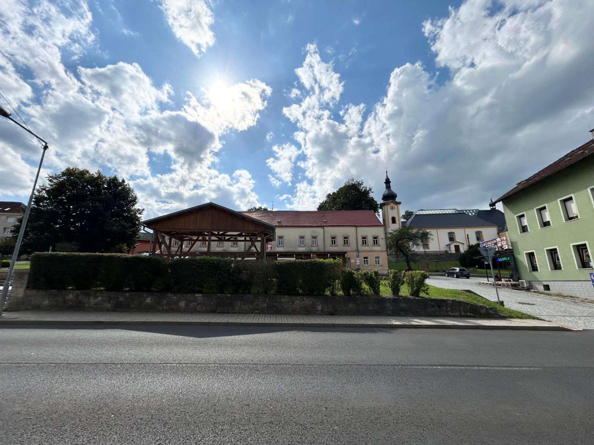 Ubytovani U Kostela Usti nad Labem Ngoại thất bức ảnh